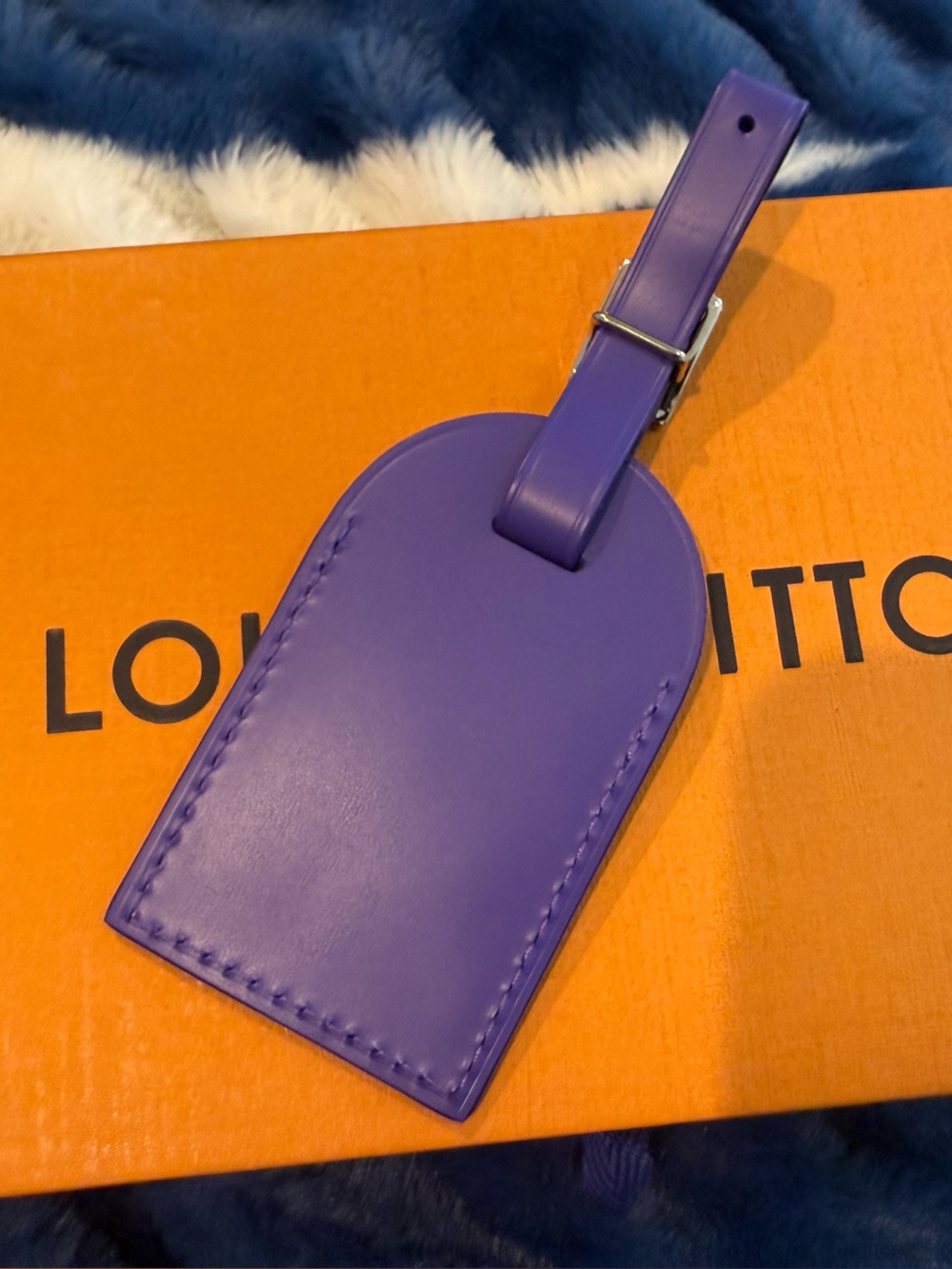 Louis Vuitton Purple Leather Luggage Tag with Silver Buckle - Picture 2 of 3